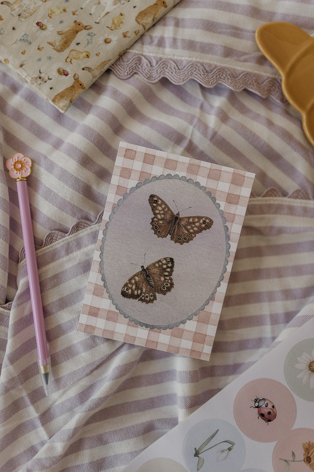 Ansichtkaart vlinders - bont zandoogje | Kaart Appeloogje