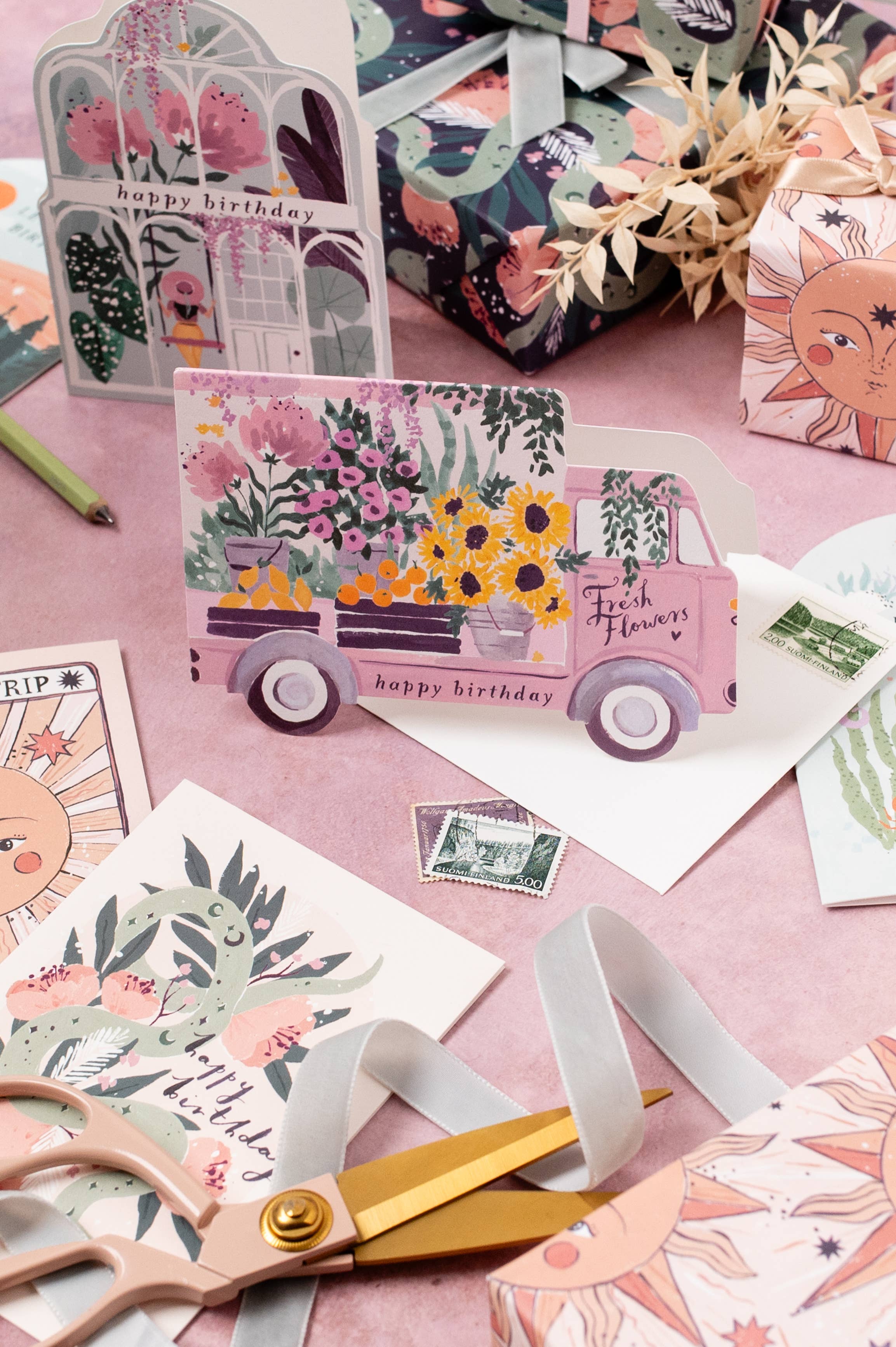 Verjaardagskaart Bloementruck | Vrouwelijke verjaardagskaart met bloemenmotief