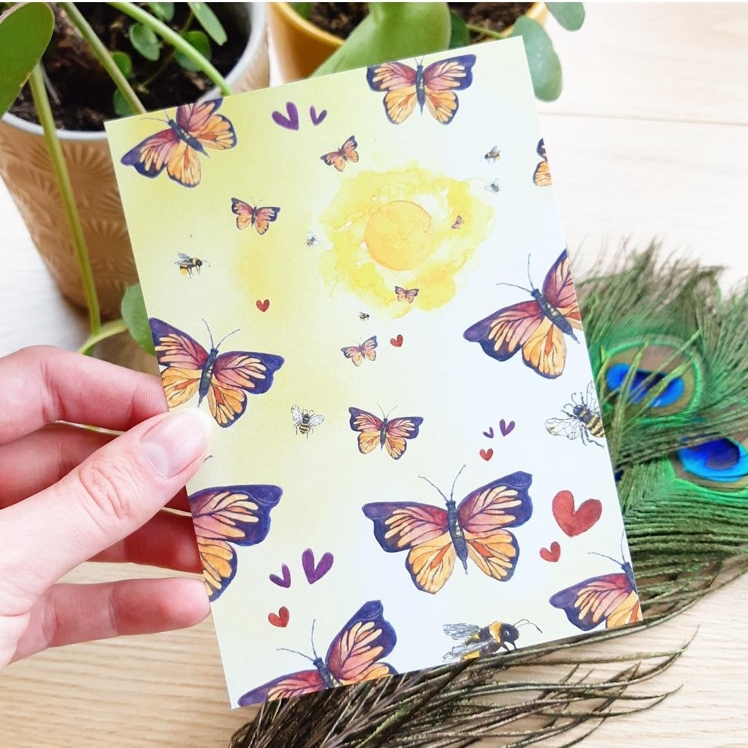 Butterflies follow the sun | Postkaart A6 Romyillustrations
